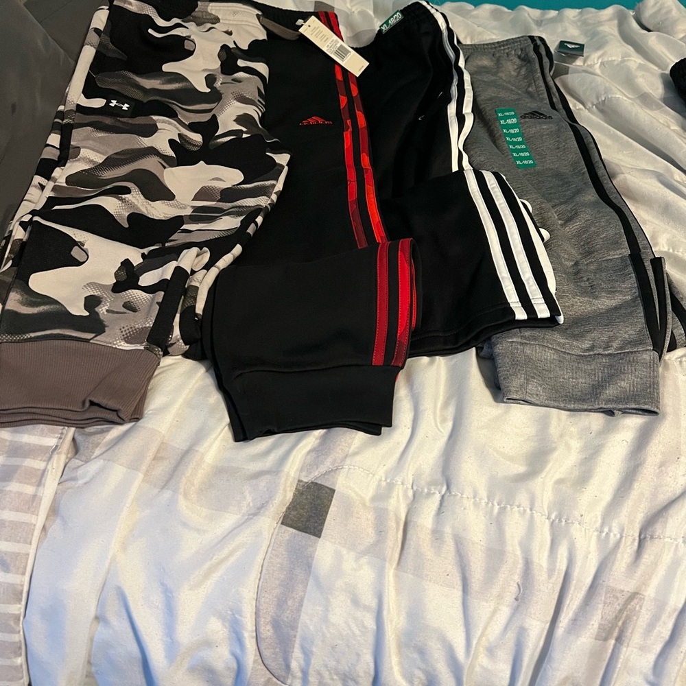 Lot of 4 jogger pants size boys xl
